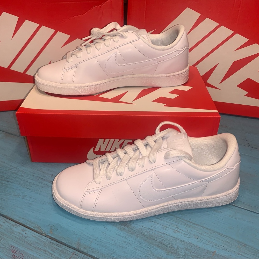 NWB WOMENS NIKE TENNIS CLASSIC SNEAKERS 312498 129